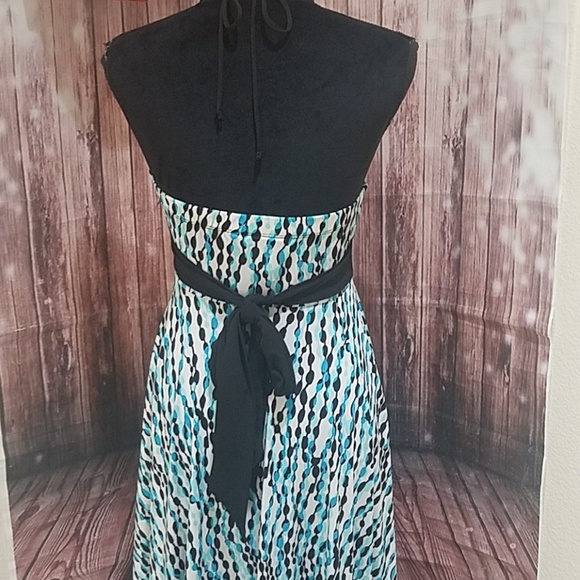 Speechless halter dress with assymmetrical fall - Picture 3 of 6